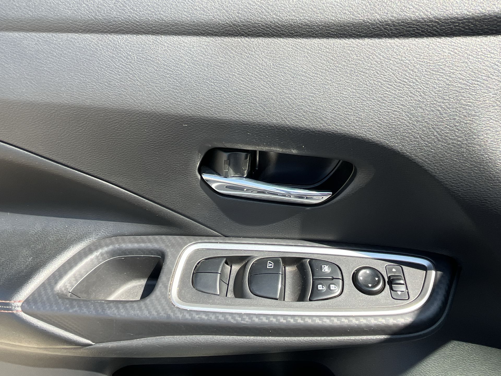 2023 Nissan VERSA SR CVT 23