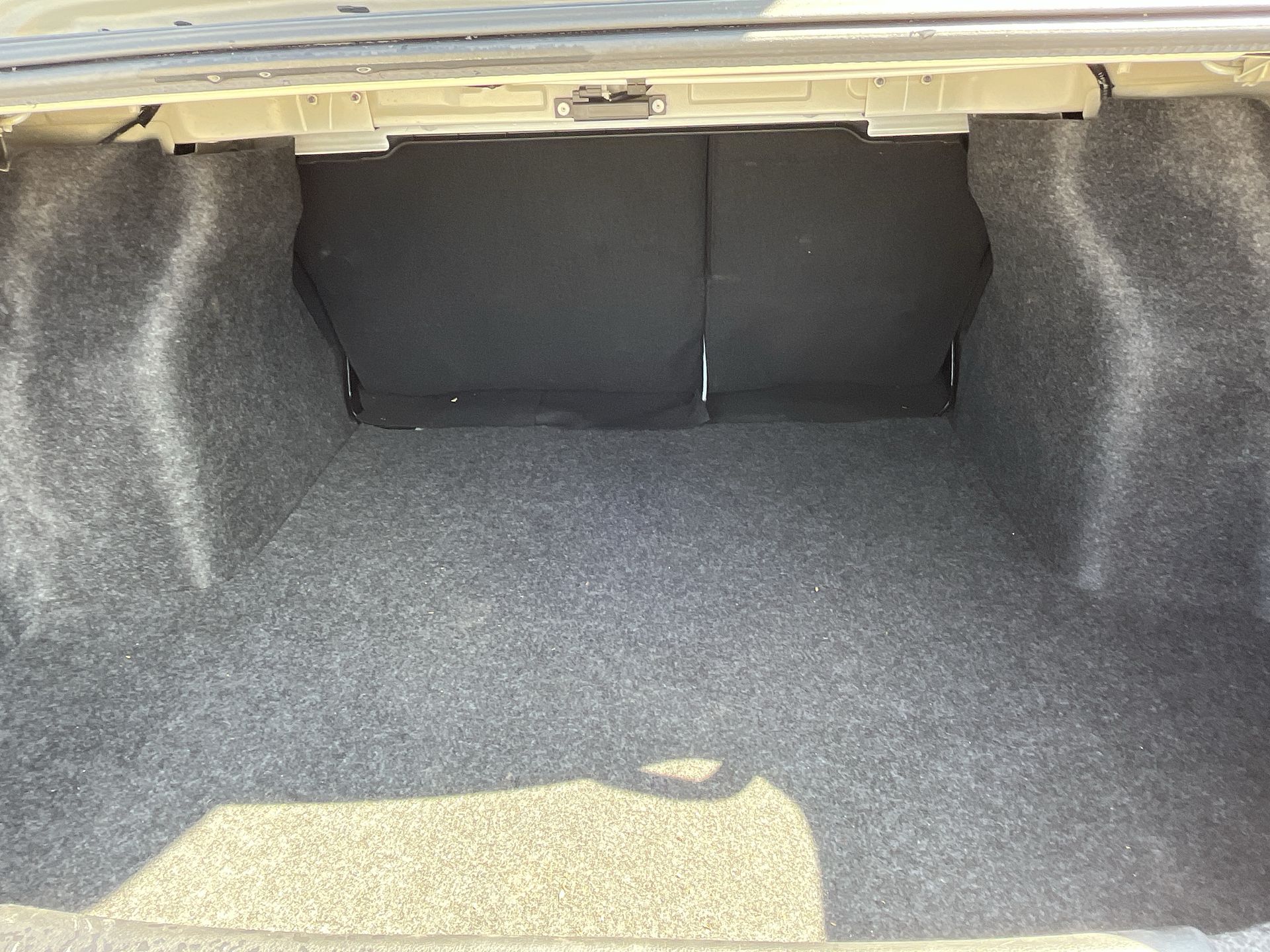 2023 Nissan VERSA SR CVT 23