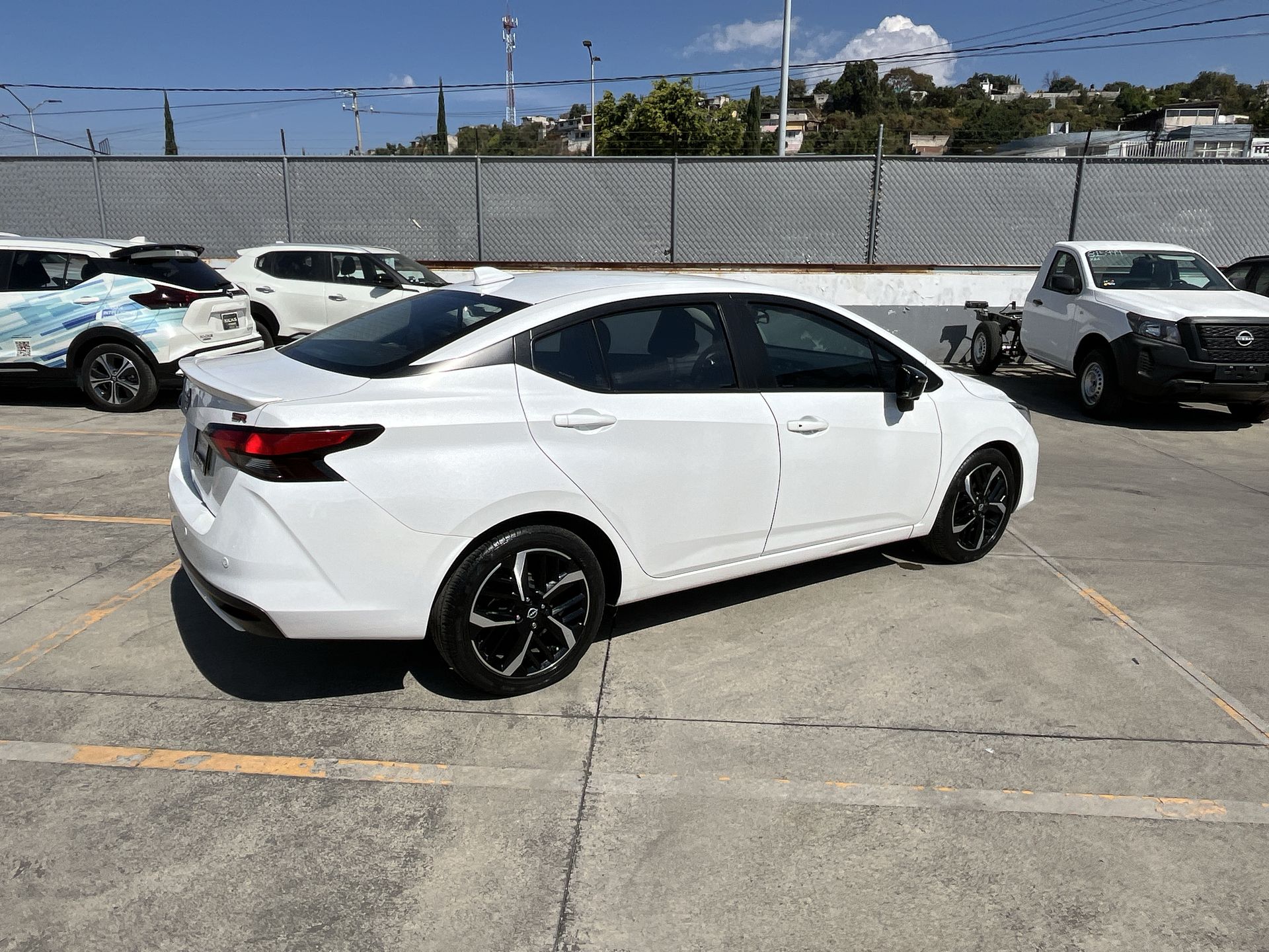 2023 Nissan VERSA SR CVT 23