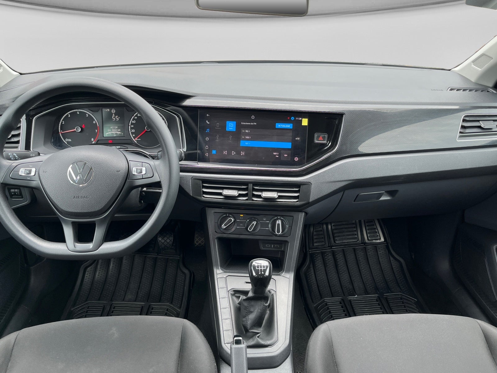 2025 Volkswagen POLO TRACK