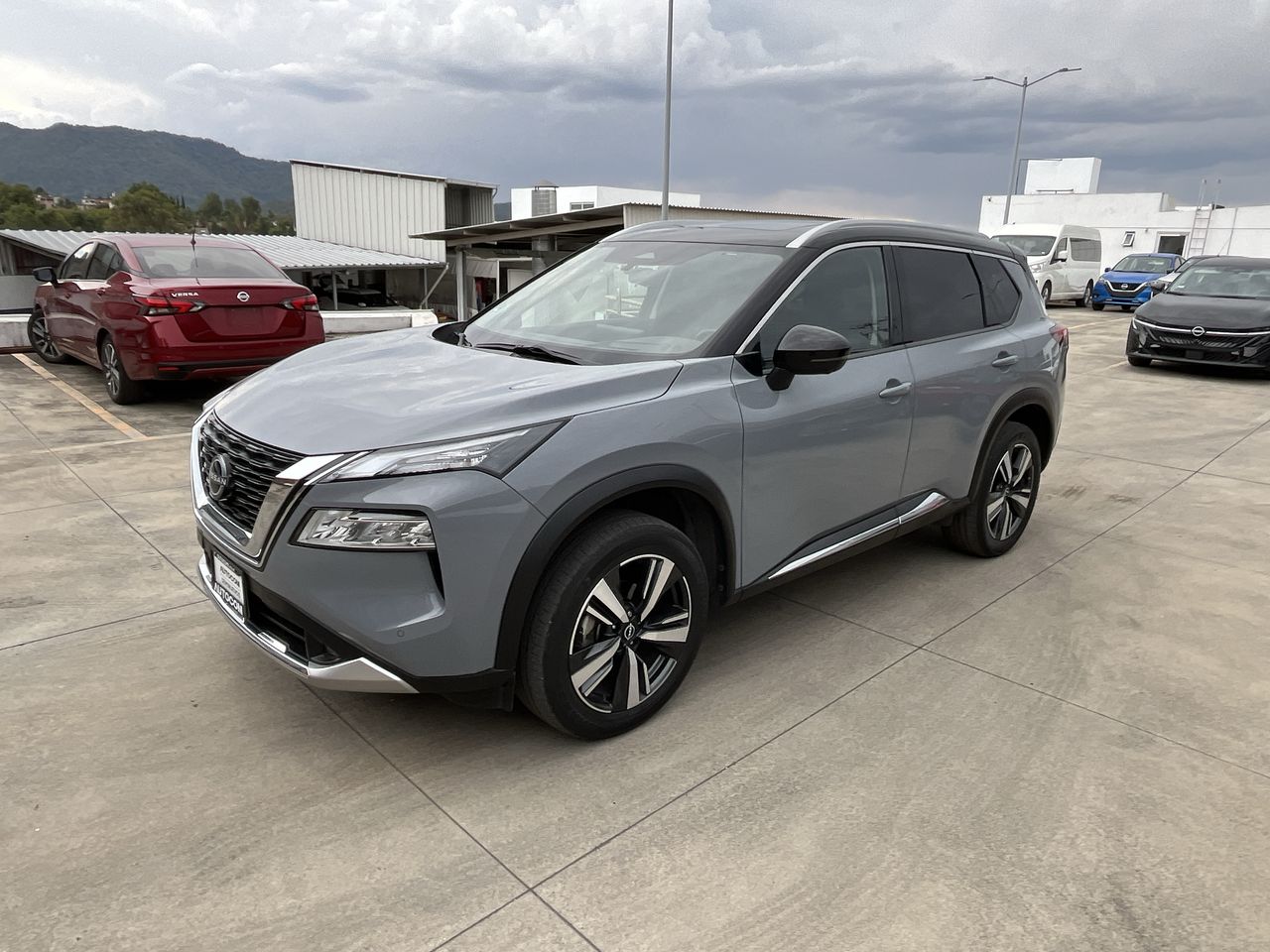 2023 Nissan X-TRAIL X-TRAIL 5 PUERTAS PLATINUM PLUS CVT 2.5LTS 2 ROW