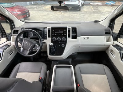 2023 Toyota HIACE 12 PASAJEROS