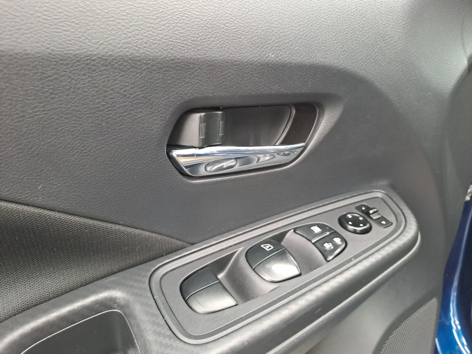 2022 Nissan VERSA VERSA ADVANCE MT