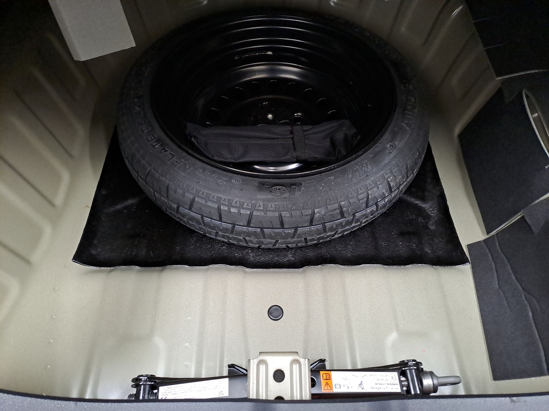 2024 Nissan VERSA ADVANCE MT 24