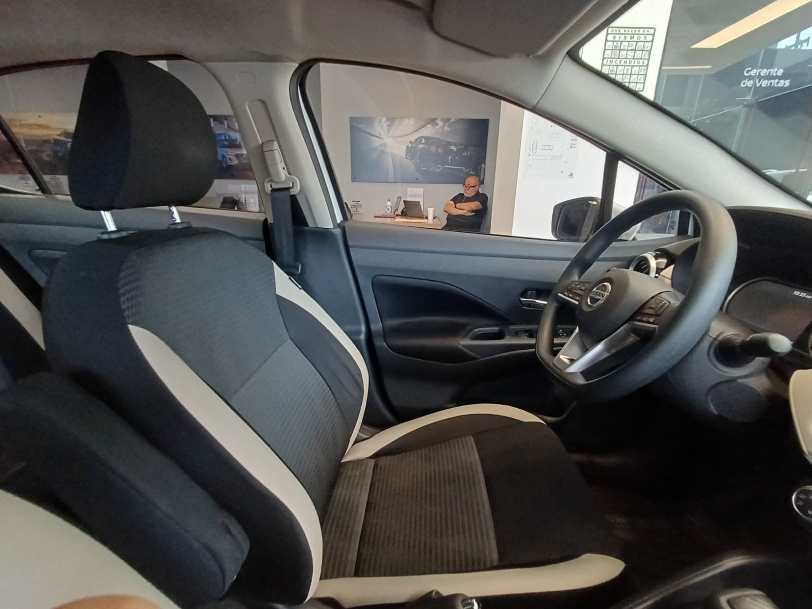 2022 Nissan VERSA ADVANCE CVT 22