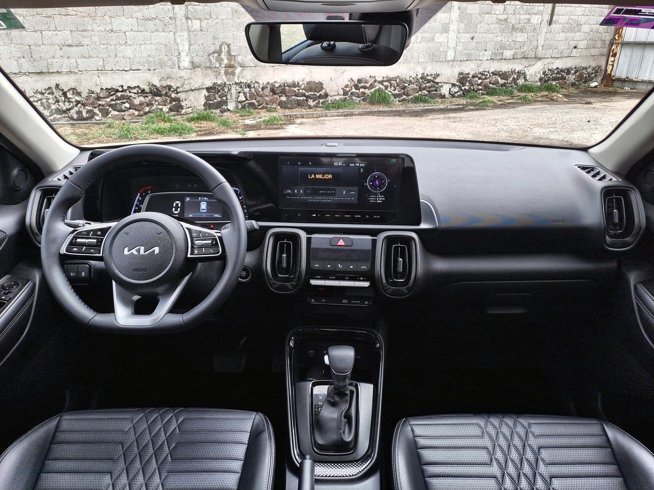 2026 Kia SONET SX IVT