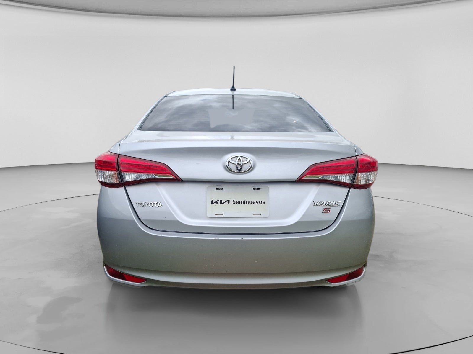 2021 Toyota YARIS S MT